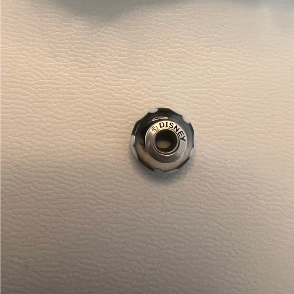 Authentic PANDORA Disney Classic Mickey Mouse Murano Glass Charm - Picture 4 of 7